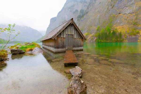 Vue Idyllique Vieille Maison Traditionnelle Bateau Bois Lac Pittoresque Obersee — Photo