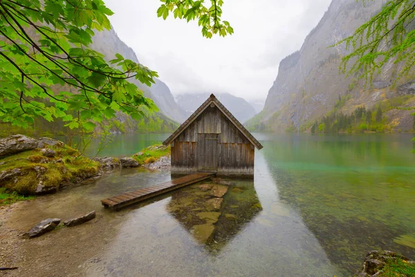 Vista Idílica Casa Tradicional Barcos Madera Pintoresco Lago Obersee Hermoso — Foto de Stock