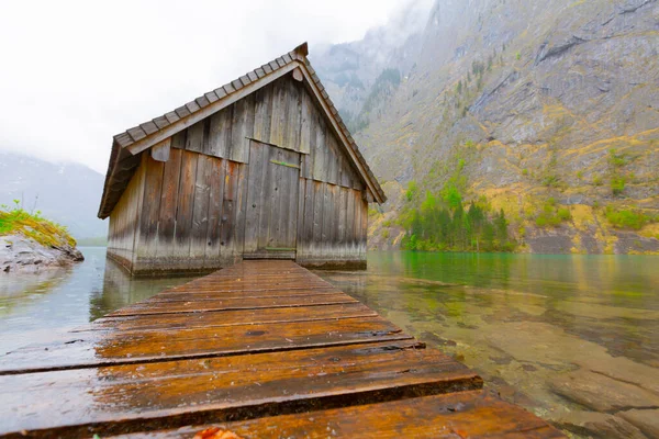 Vue Idyllique Vieille Maison Traditionnelle Bateau Bois Lac Pittoresque Obersee — Photo