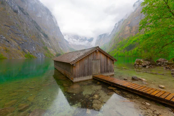 Vue Idyllique Vieille Maison Traditionnelle Bateau Bois Lac Pittoresque Obersee — Photo