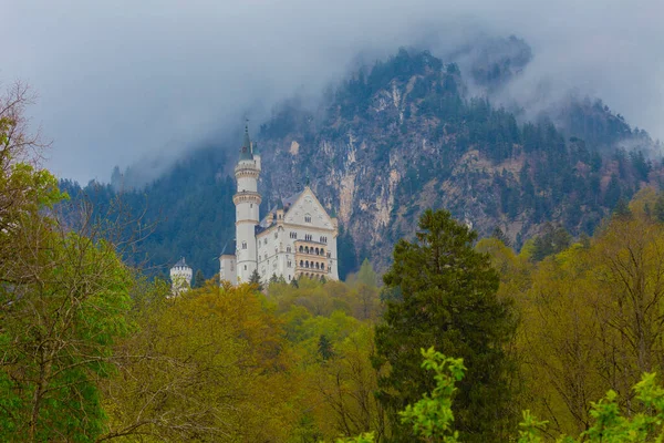 Krásný Výhled Světoznámý Zámek Neuschwanstein Románský Palác Devatenáctého Století Postavený — Stock fotografie