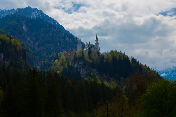 Krásný Výhled Světoznámý Zámek Neuschwanstein Románský Palác Devatenáctého Století Postavený — Stock fotografie