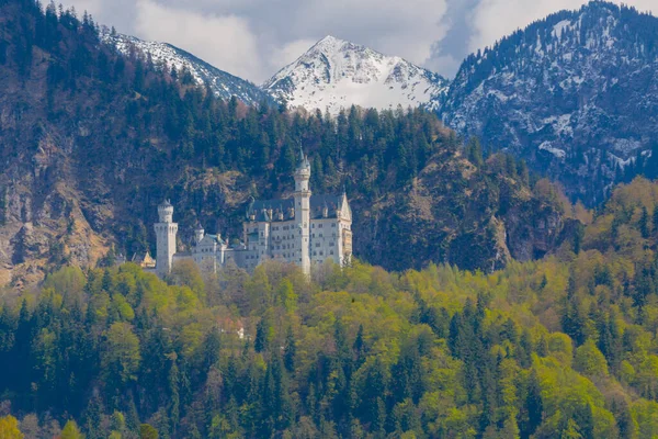 Krásný Výhled Světoznámý Zámek Neuschwanstein Románský Palác Devatenáctého Století Postavený — Stock fotografie