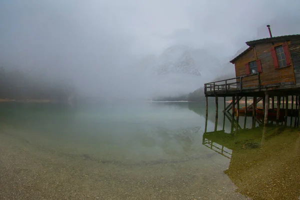 Dolomites Alplerinde Braies Gölü Talya — Stok fotoğraf