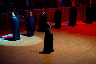 Konya 'da tanımlanamayan Semazen ve Dervishes
