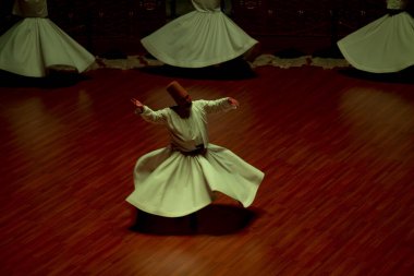 Konya 'da tanımlanamayan Semazen ve Dervishes