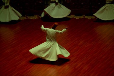 Konya 'da tanımlanamayan Semazen ve Dervishes