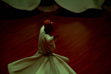 Konya 'da tanımlanamayan Semazen ve Dervishes