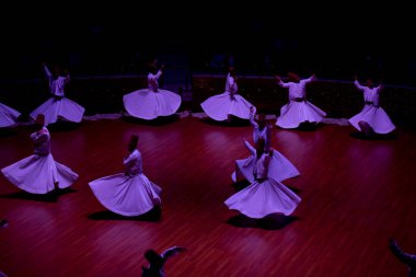Konya 'da tanımlanamayan Semazen ve Dervishes
