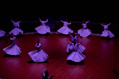Konya 'da tanımlanamayan Semazen ve Dervishes