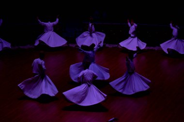Konya 'da tanımlanamayan Semazen ve Dervishes