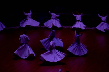 Konya 'da tanımlanamayan Semazen ve Dervishes