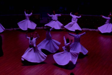 Konya 'da tanımlanamayan Semazen ve Dervishes