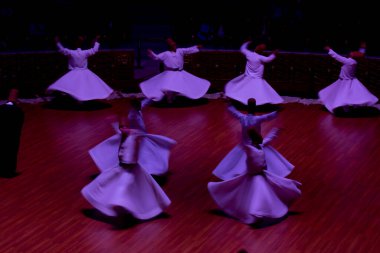 Konya 'da tanımlanamayan Semazen ve Dervishes