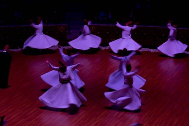 Konya 'da tanımlanamayan Semazen ve Dervishes