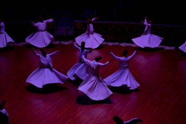Konya 'da tanımlanamayan Semazen ve Dervishes