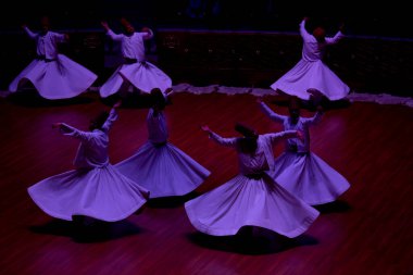 Konya 'da tanımlanamayan Semazen ve Dervishes