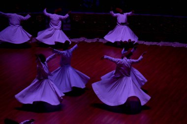 Konya 'da tanımlanamayan Semazen ve Dervishes