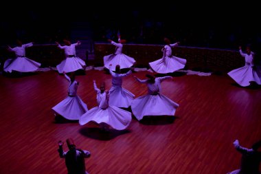 Konya 'da tanımlanamayan Semazen ve Dervishes