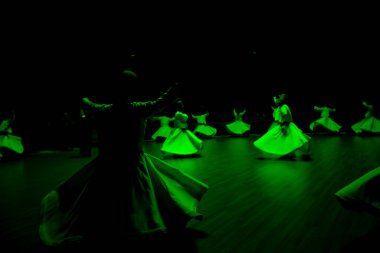 Konya 'da tanımlanamayan Semazen ve Dervishes