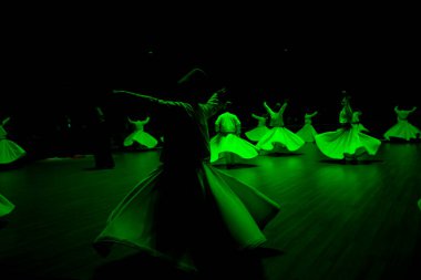 Konya 'da tanımlanamayan Semazen ve Dervishes