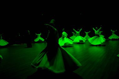 Konya 'da tanımlanamayan Semazen ve Dervishes