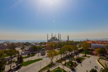 Havadan Ayasofya ve Sultanahmet Meydanı ve güzel lale çiçekleri