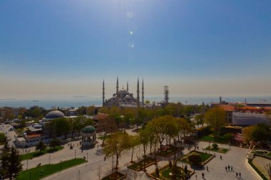 Havadan Ayasofya ve Sultanahmet Meydanı ve güzel lale çiçekleri