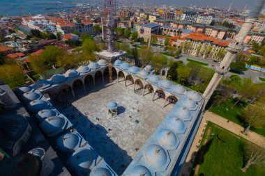 Havadan Ayasofya ve Sultanahmet Meydanı ve güzel lale çiçekleri