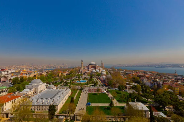 Havadan Ayasofya Sultanahmet Meydanı Güzel Lale Çiçekleri — Stok fotoğraf