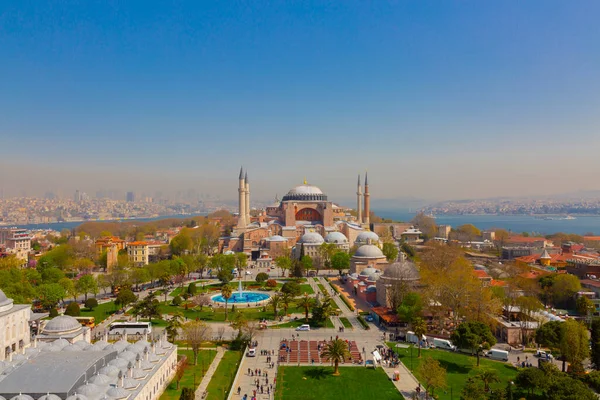 Havadan Ayasofya Sultanahmet Meydanı Güzel Lale Çiçekleri — Stok fotoğraf