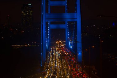 Şehir trafiği ve Boğaz Köprüsü