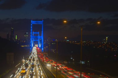 Şehir trafiği ve Boğaz Köprüsü