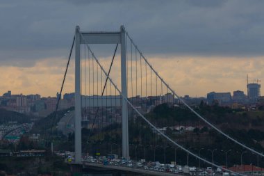 Şehir trafiği ve Boğaz Köprüsü