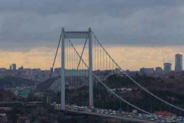 Şehir trafiği ve Boğaz Köprüsü