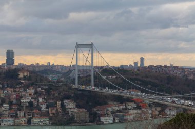 Şehir trafiği ve Boğaz Köprüsü
