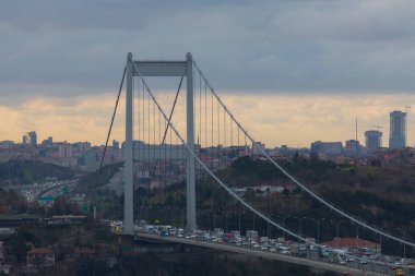 Şehir trafiği ve Boğaz Köprüsü