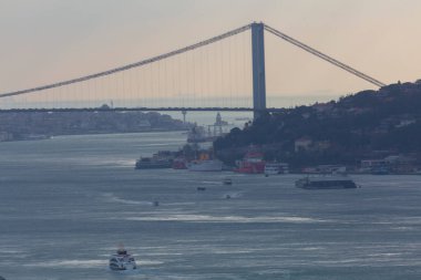 Şehir trafiği ve Boğaz Köprüsü