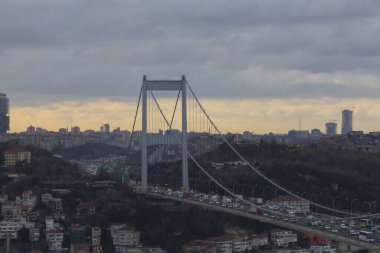 Şehir trafiği ve Boğaz Köprüsü
