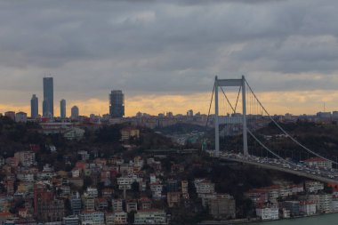Şehir trafiği ve Boğaz Köprüsü