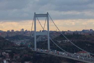 Şehir trafiği ve Boğaz Köprüsü