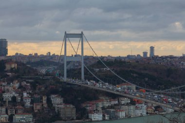 Şehir trafiği ve Boğaz Köprüsü