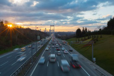 Şehir trafiği ve Boğaz Köprüsü