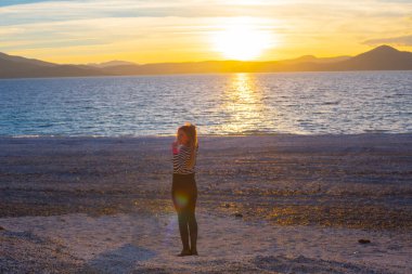 Salda Gölü bir turkuaz krater gölüdür. Burdur 'daki Jezero Krateri ve Salda Gölü benzer coğrafi özelliklere sahiptir ve Türkiye' nin Maldivleri olarak bilinir..