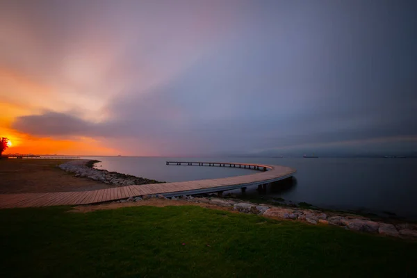 Der Pier Wie Ein Bumerang Bei Sonnenaufgang Wurde Mit Der — Stockfoto