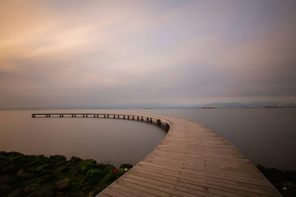 Der Pier Wie Ein Bumerang Bei Sonnenaufgang Wurde Mit Der — Stockfoto
