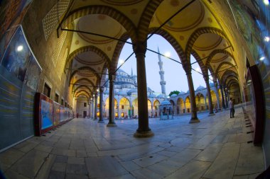 İstanbul 'daki Mavi Cami' nin içi. Türkiye