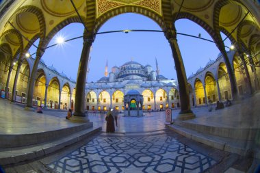 İstanbul 'daki Mavi Cami' nin içi. Türkiye