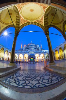 İstanbul 'daki Mavi Cami' nin içi. Türkiye