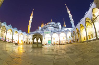 İstanbul 'daki Mavi Cami' nin içi. Türkiye
